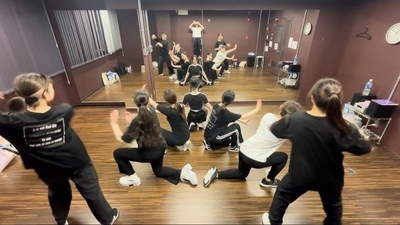 ギャラリー｜’ELE dance studio〔社会人ダンスサークル〕