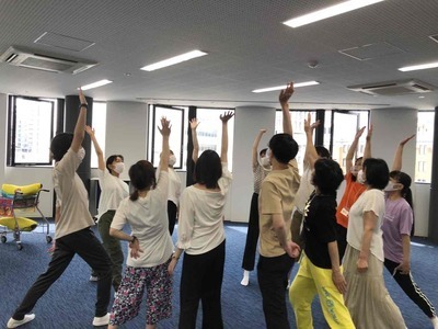 ギャラリー｜観る側から演じる側へ　期間限定劇団「座・大阪市民劇場」