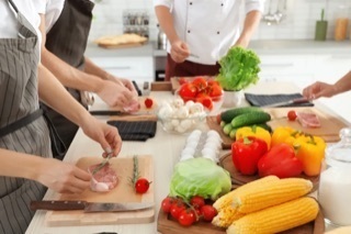 プロフィール｜MMcooking 【料理×エンタメ】